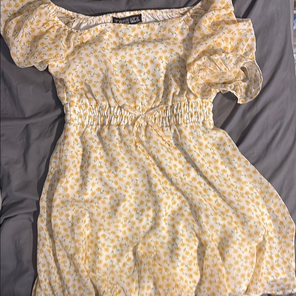 Forever 21 Cream dressSleeve Ruffled Blouse